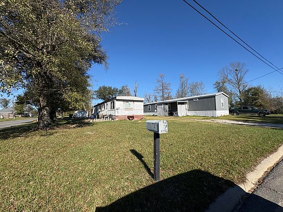 3rd image of Live Oak St