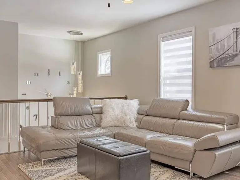 904 S Summit St — Photo 3