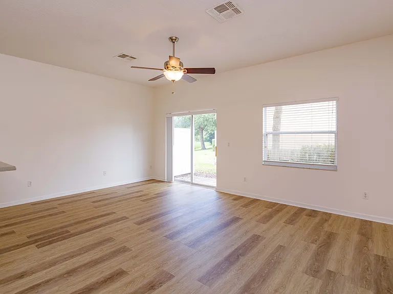 16460 Cedar Crest Dr — Photo 8