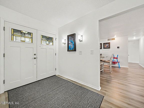 3rd image of 394 BARBERRY Lane