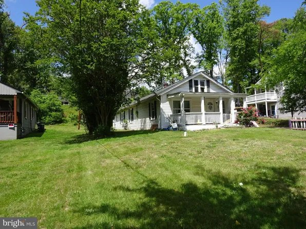18610 Old Triangle Rd, Triangle, VA 22172