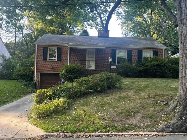 5528 Warwick Pl, Chevy Chase, MD 20815