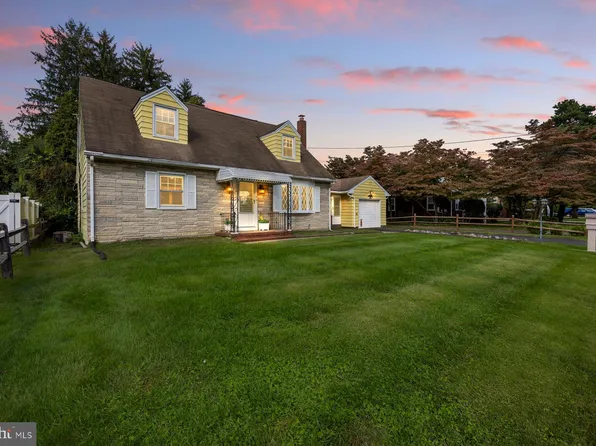 7 Poplar Ave, Bordentown, NJ 08505