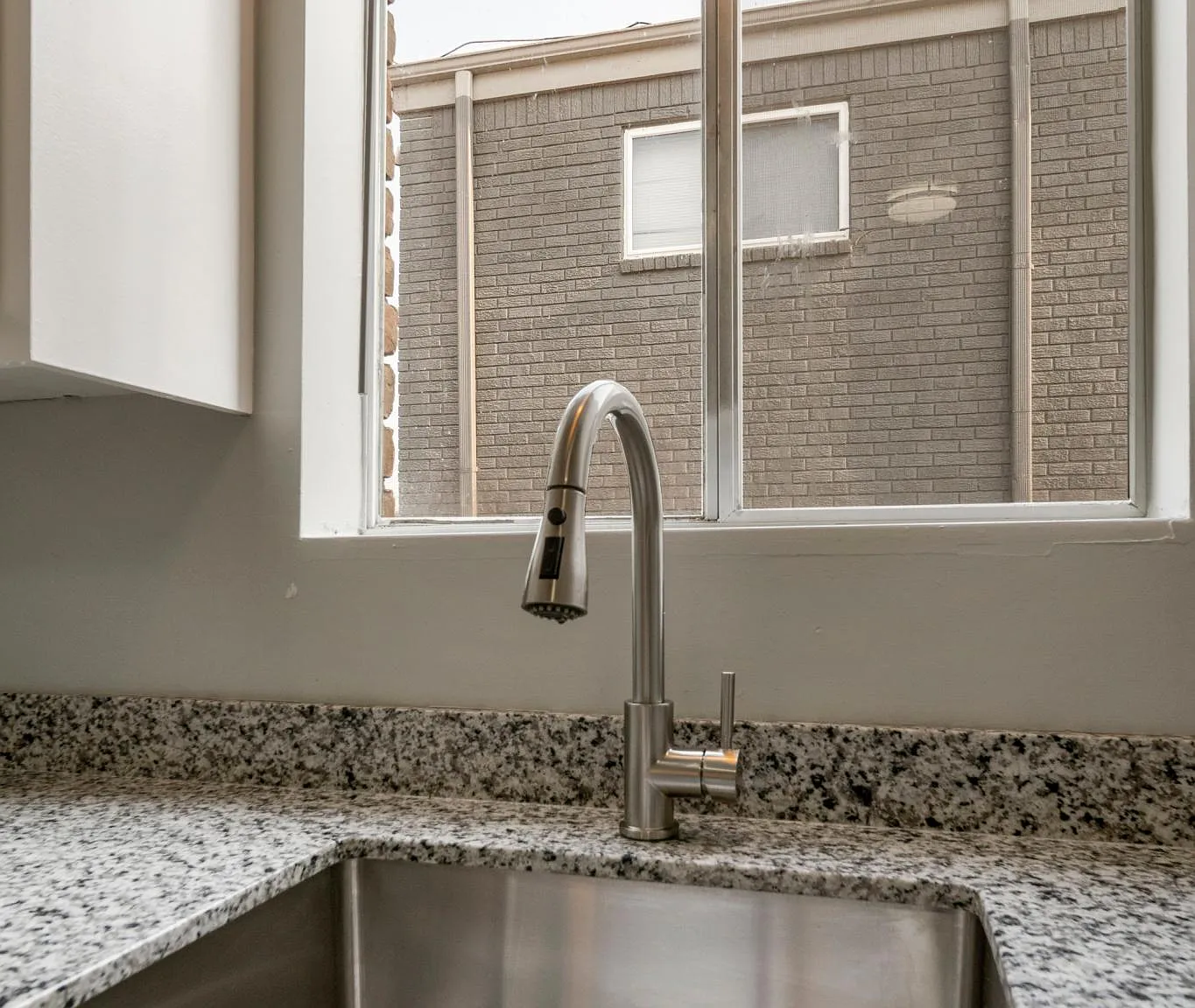 1 bed, 750 sqft, $1,050 — Photo 1