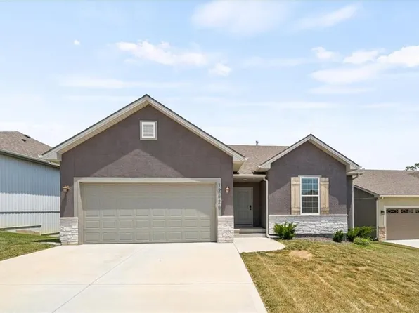 12426 Meadow Ln, Kansas City, KS 66109