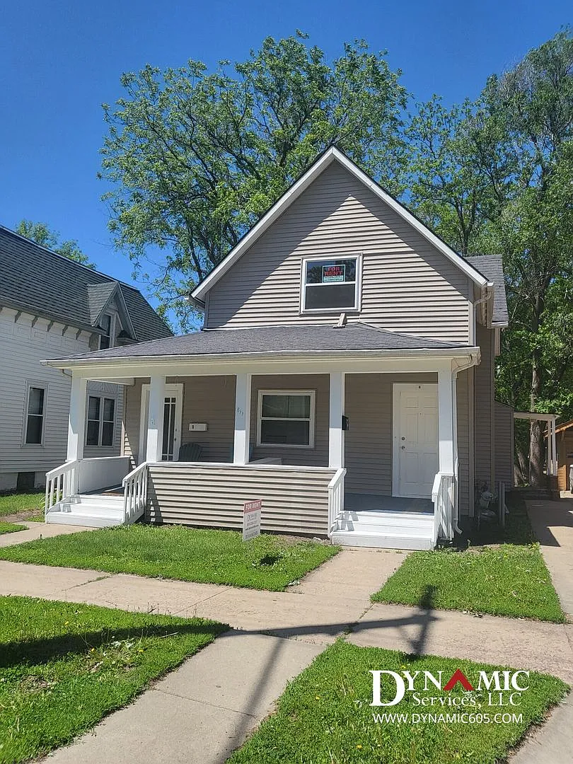 811 S Summit Ave — Photo 1