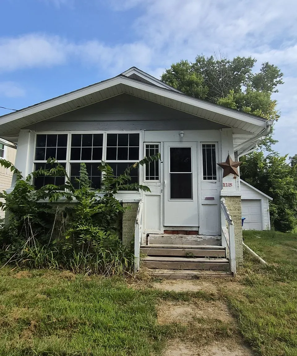 2 bed, 962 sqft, $880 — Photo 1