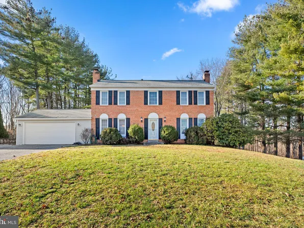 5390 Viewpoint Ct, Sykesville, MD 21784