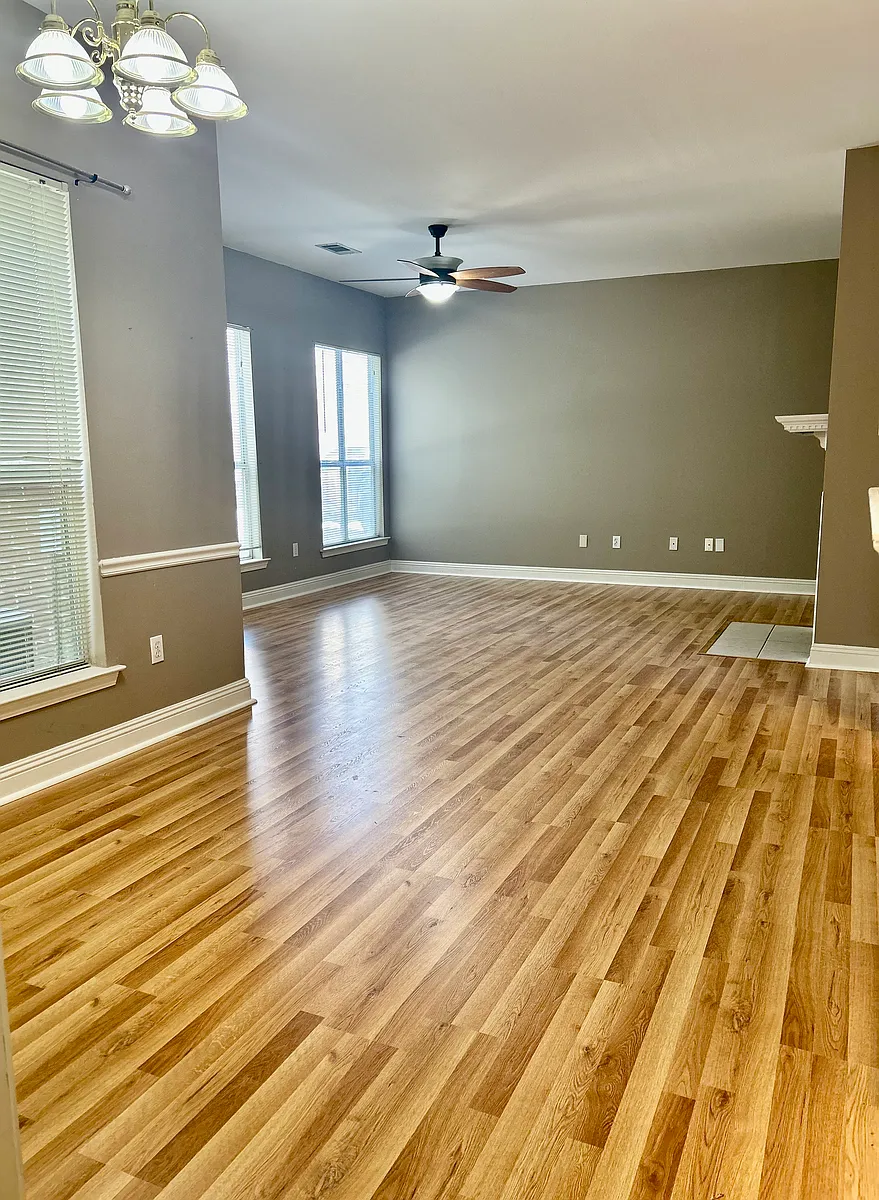 Building Photo - 5151 Etta St #3-3D