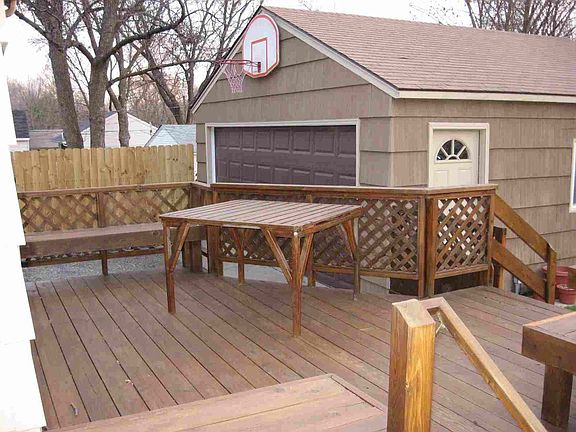 2 car detached garage