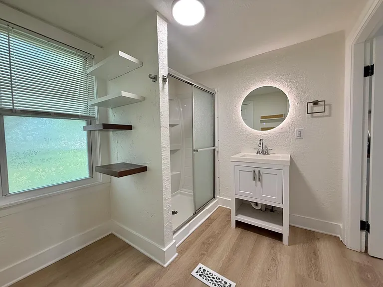 2094 W 44th St #FRONT — Photo 17