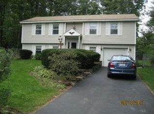 12 Thomas St, Rochester, NH 03867