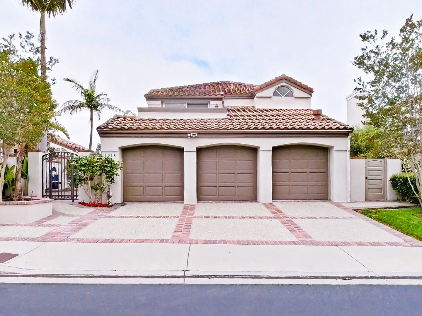 Furnished - Elegant 3 Bedroom With Office In San Clemente's Bella Vista Community — Photo 1