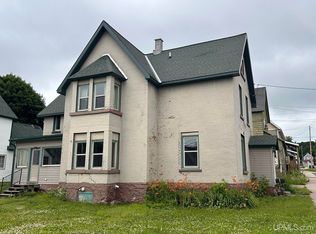 202 Scallon St, Hancock, MI 49930