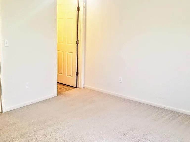 21048 Harbor Ln — Photo 7
