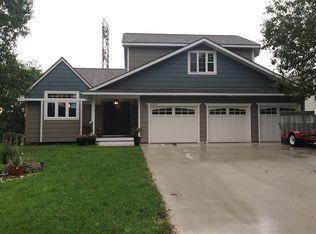 4384 Hamilton Dr, Eagan, MN 55123