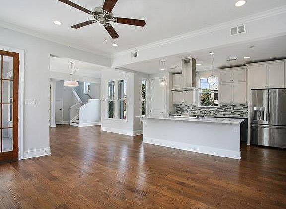 5th image of 6105 Catina St