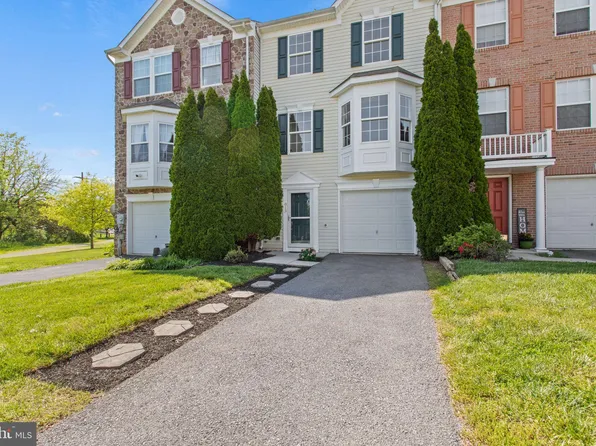 813 Monet Dr, Hagerstown, MD 21740