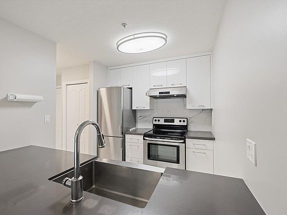 4th image of 8680 Lansdowne Rd #204