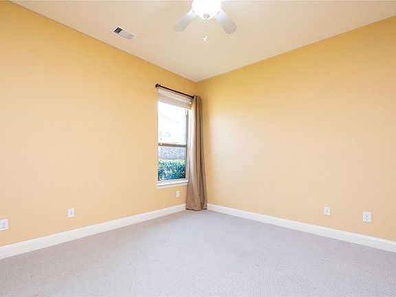 5th image of 6743 Honeycrest Ln