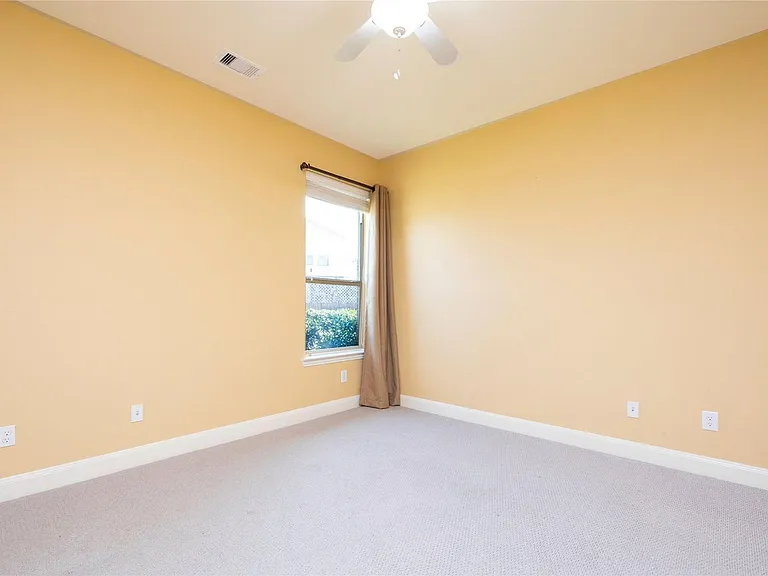 6743 Honeycrest Ln — Photo 5