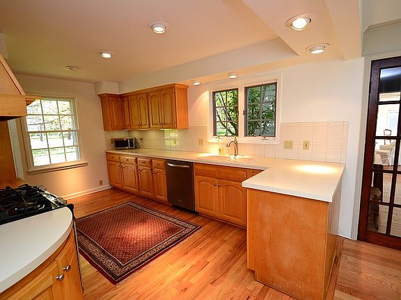 5th image of 267 Long Meadow Cir