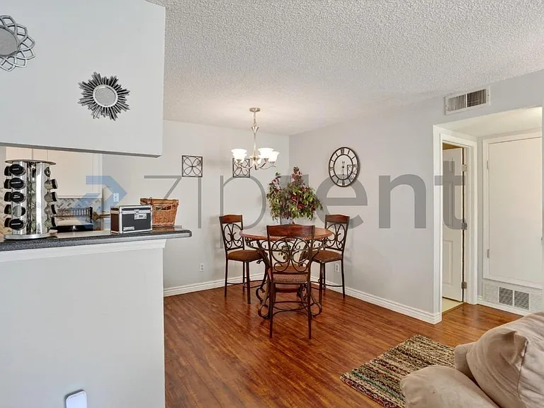 8225 Fairmount Dr — Photo 4