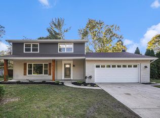 51921 Old Mill Rd, South Bend, IN 46637