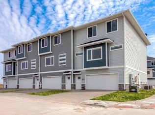 1009 NW Church St, Waukee, IA 50263