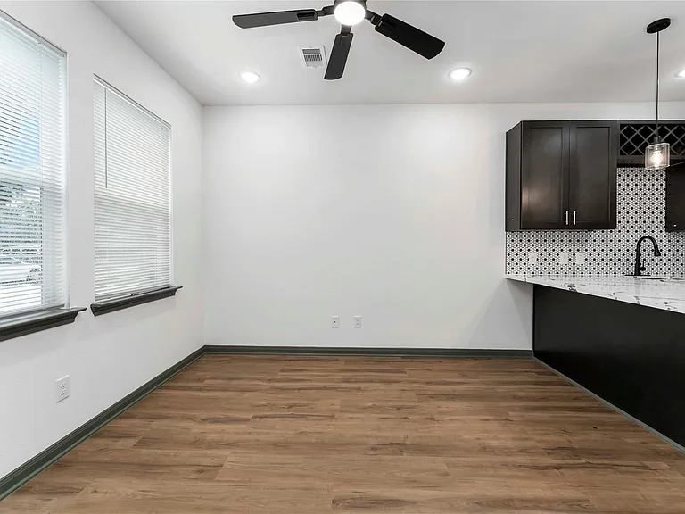 7987 Chateau St #D — Photo 8