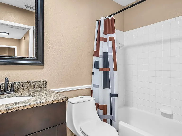 2610 E Lake Ave — Photo 24