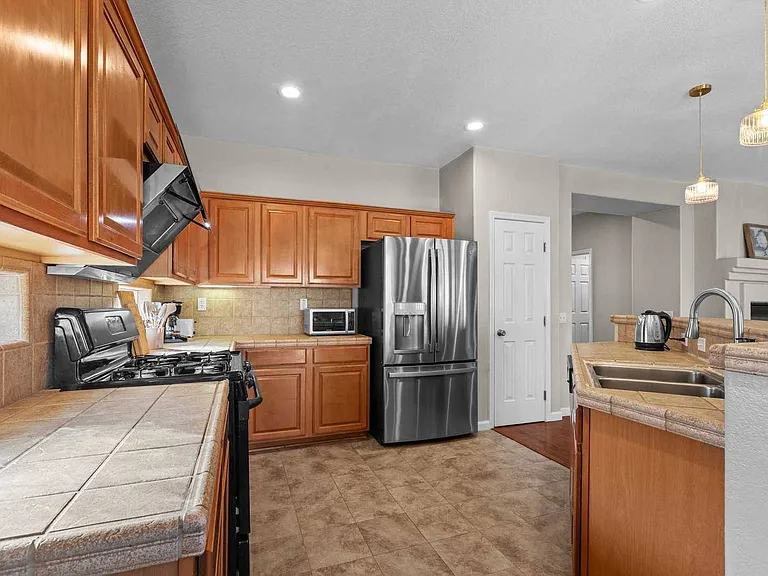 9986 Aspen Meadows Ct — Photo 11