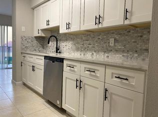 915 Riverside Dr APT 521, Coral Springs, FL 33071