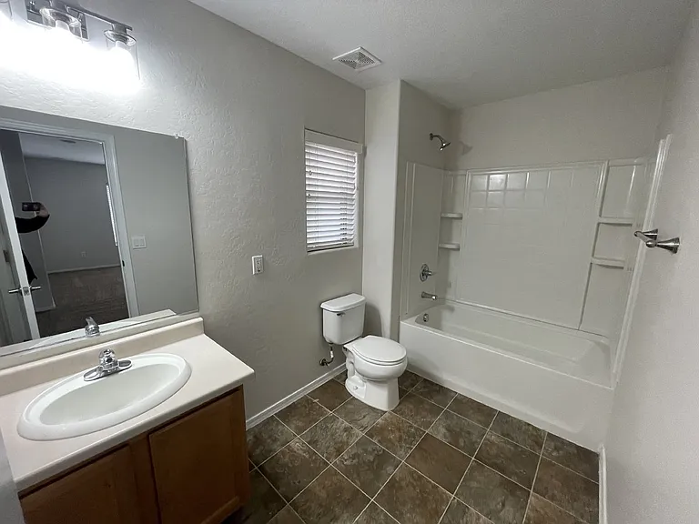 40411 W Helen Ct — Photo 16
