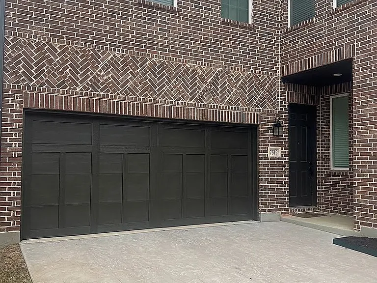 7512 Jones Dr — Photo 1