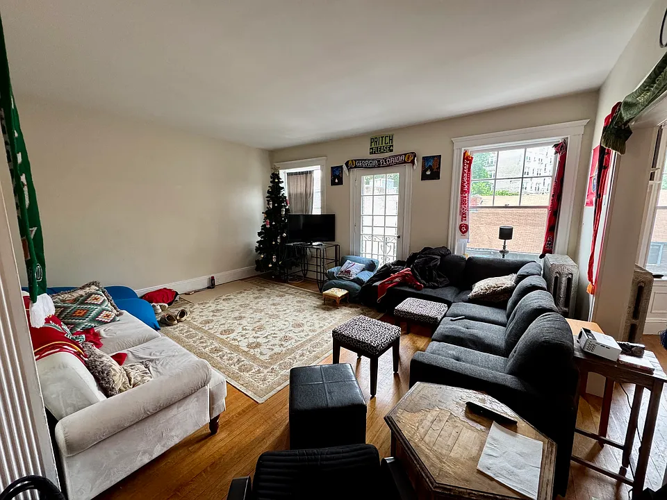 104 Strathmore Rd #3