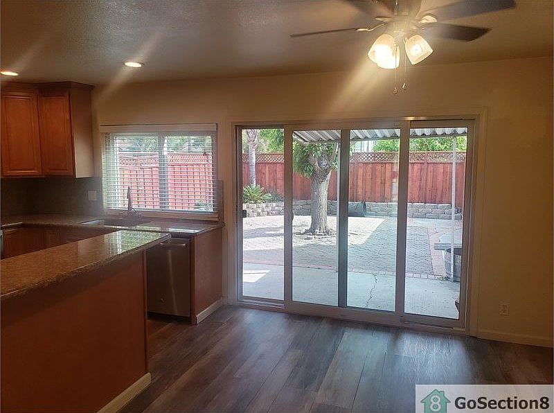 1st image of 6869 Aintree Dr