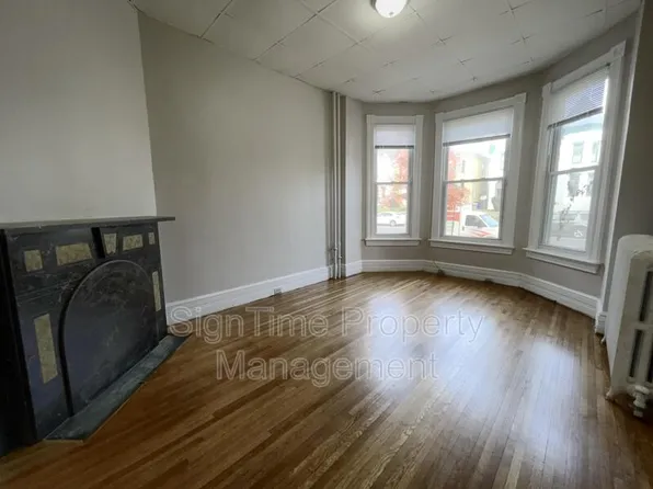 57 Broadway APT 1, Hagerstown, MD 21740