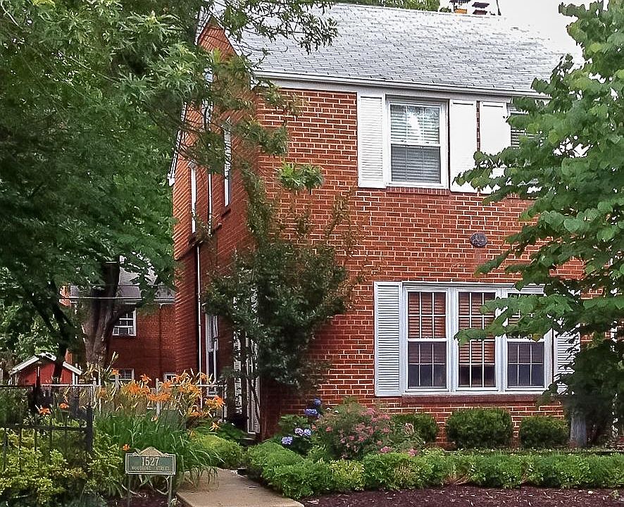 1st image of 1527 Woodbine St