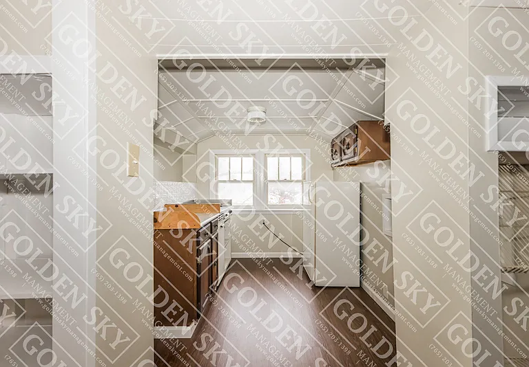 219 W Memorial Dr — Photo 4