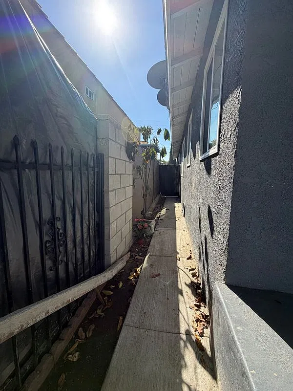 2 bed, 1.0 bath, 800 sqft, $2,800 — Photo 3