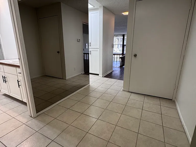 6112 Marina Pacifica Dr S — Photo 19