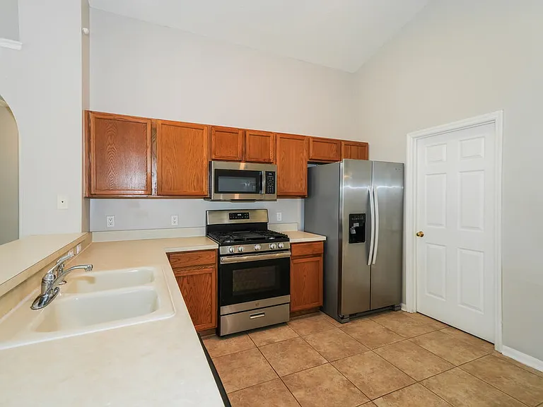 8606 Baneberry Ct — Photo 6