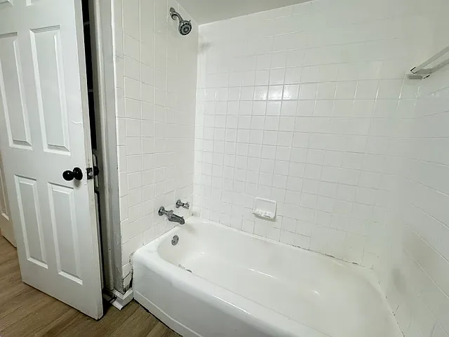 1519 Baker St — Photo 10