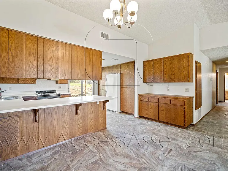 21825 Canyon Dr — Photo 6