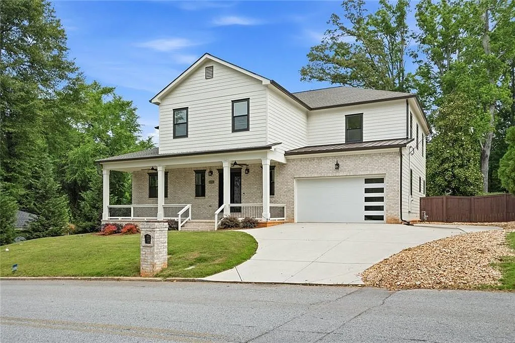 6 bed, 6.5 bath, 4443 sqft, $5,500 — Photo 2