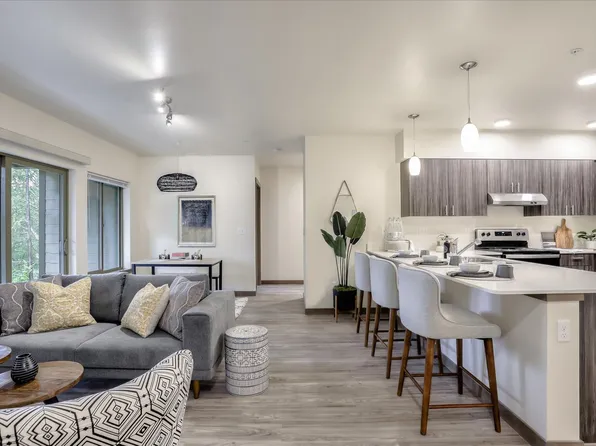 Blueberry View Apartments: Modern 1, 2 & 3 Bedroom Living in Bremerton