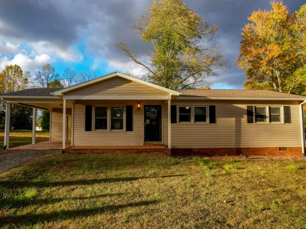 116 Harriet Ln, Statesville, NC 28625