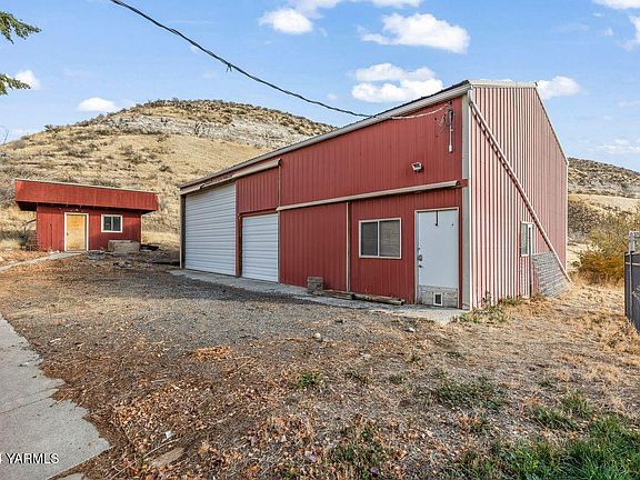 2nd image of 8121 Old Naches Hwy