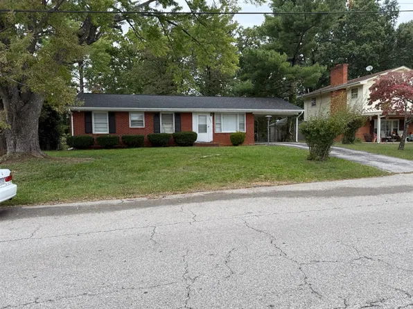 5031 Showalter Rd NW, Roanoke, VA 24017